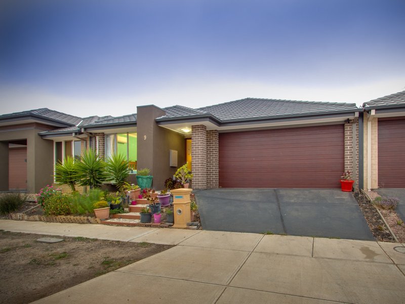 9 Holly Green Circuit, Truganina VIC 3029