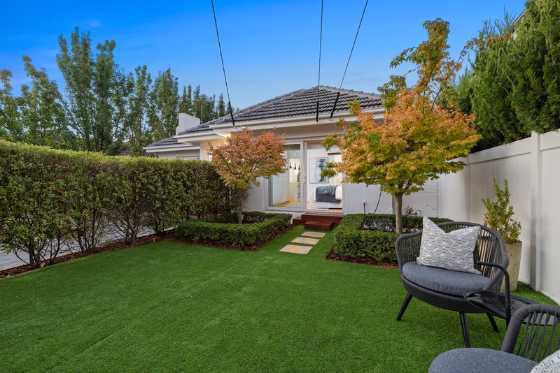 Photo - 9 Holmby Road, Cheltenham VIC 3192 - Image 2