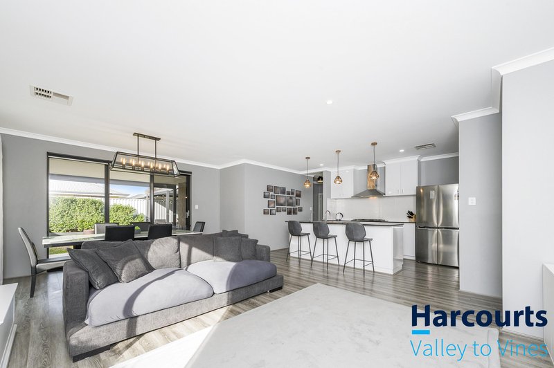 Photo - 9 Holroyd Avenue, Brabham WA 6055 - Image 2