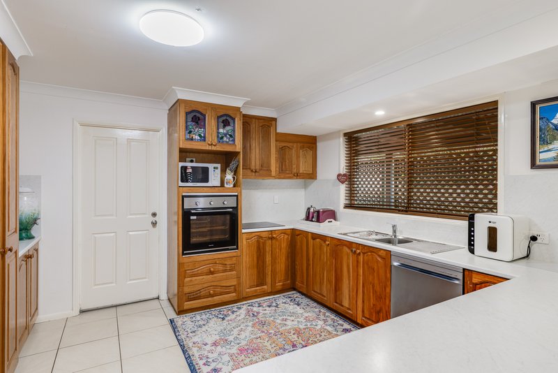 Photo - 9 Honeysuckle Drive, Glenvale QLD 4350 - Image 6