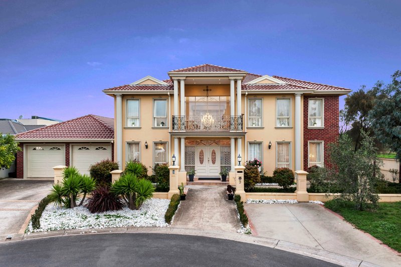 Photo - 9 Hounslow Green, Caroline Springs VIC 3023 - Image 2