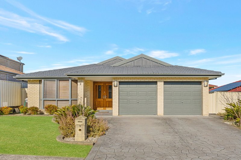 9 Howard Close, Green Valley NSW 2168