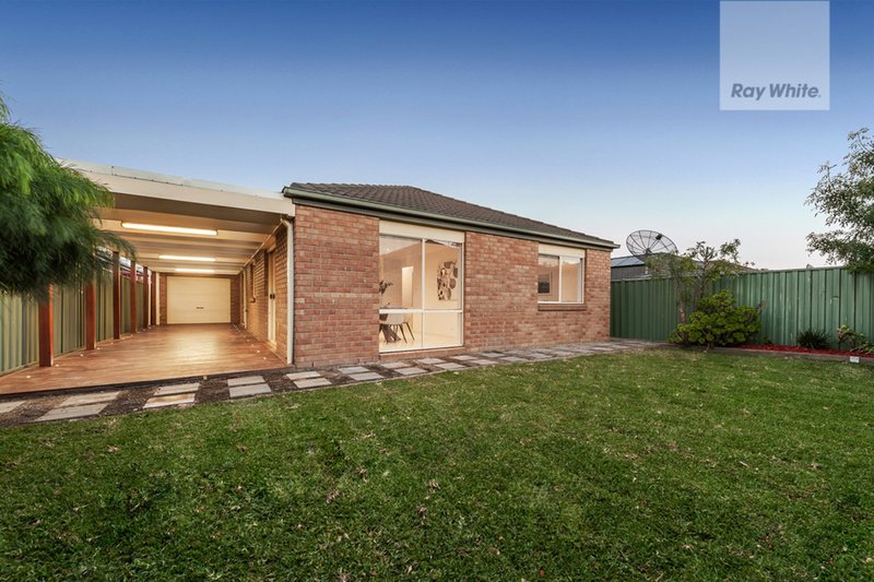 Photo - 9 Hurlingham Way, Craigieburn VIC 3064 - Image 12