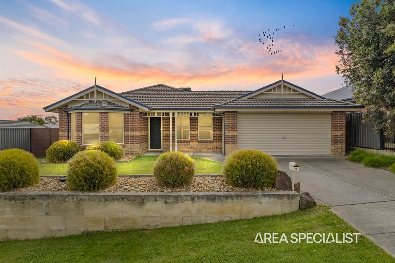 Photo - 9 Huron Parkway, Pakenham VIC 3810 - Image 2