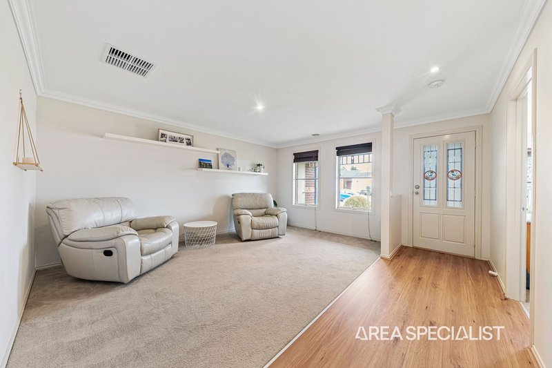 Photo - 9 Huron Parkway, Pakenham VIC 3810 - Image 4