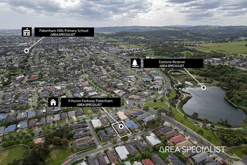 Photo - 9 Huron Parkway, Pakenham VIC 3810 - Image 9