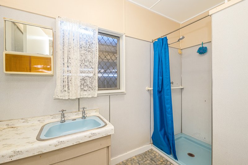 Photo - 9 Hutchinson Street, Woorim QLD 4507 - Image 15