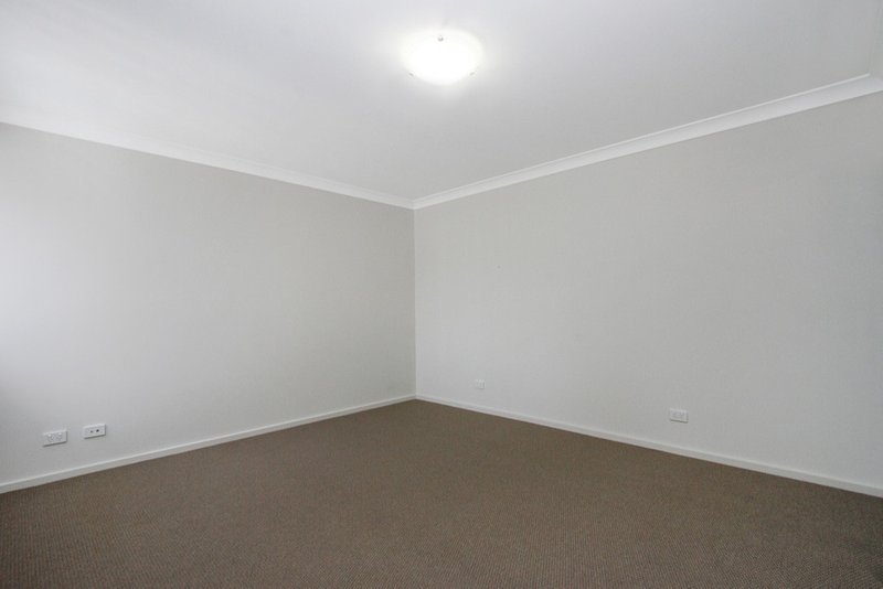 Photo - 9 Huxtable Place, Goulburn NSW 2580 - Image 5