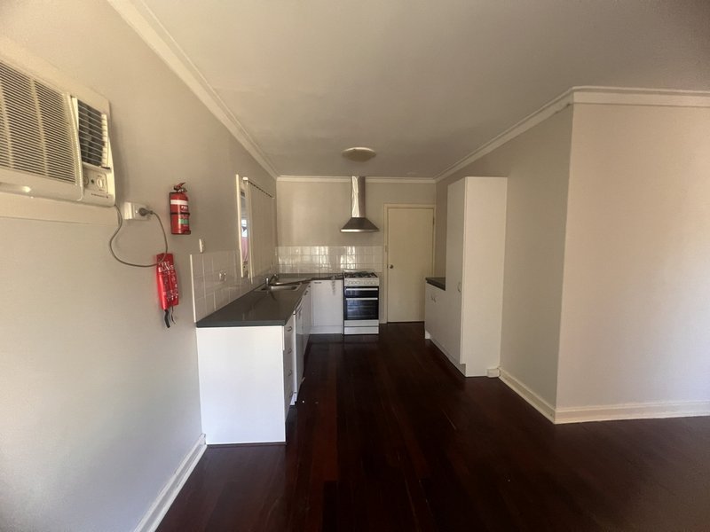 Photo - 9 Ilma Street, Gosnells WA 6110 - Image 4
