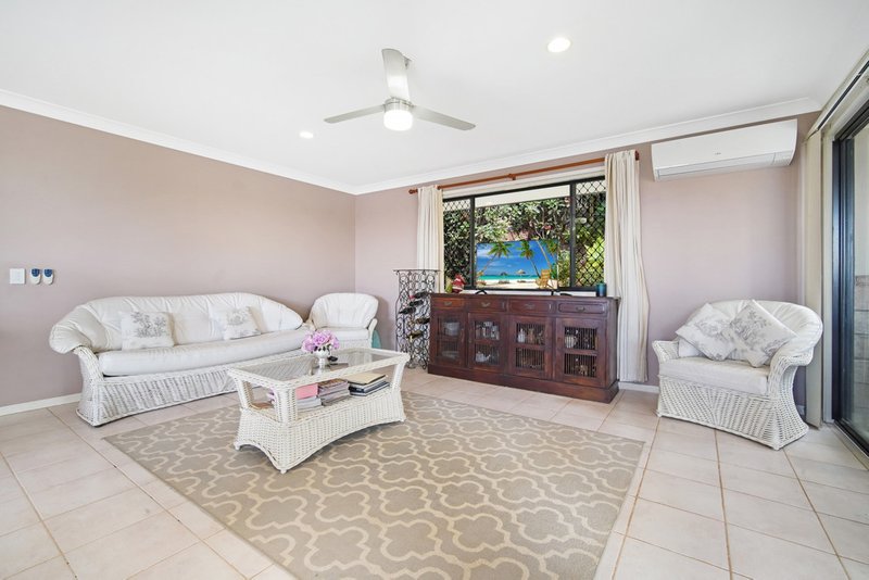 Photo - 9 Ilminster Crescent, Mudgeeraba QLD 4213 - Image 10