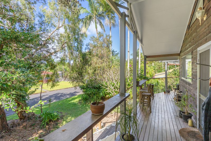 Photo - 9 Inderwong Avenue, Ocean Shores NSW 2483 - Image 2