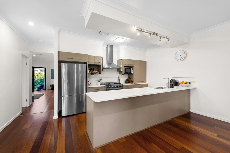 Photo - 9 Ironbark Circuit, Everton Hills QLD 4053 - Image 5