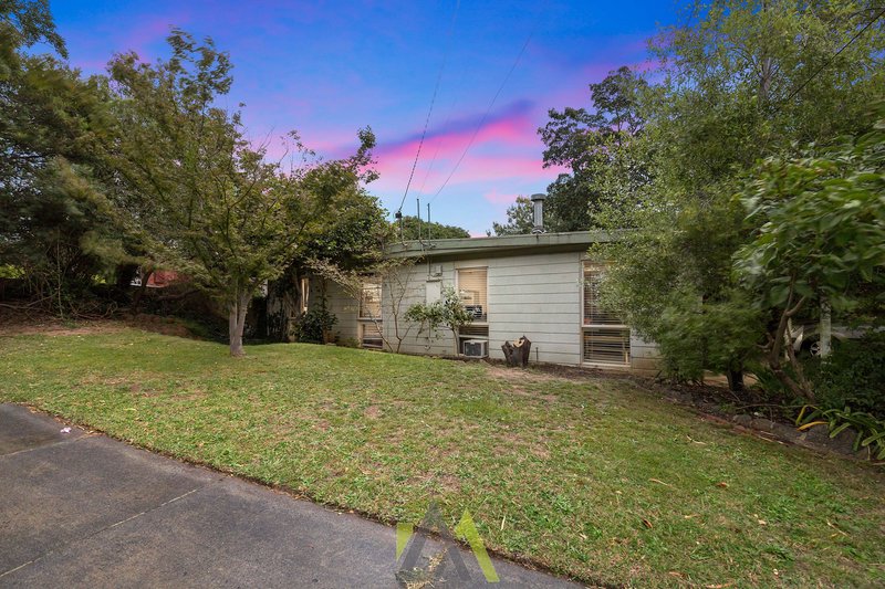 Photo - 9 Irvine Crescent, Frankston VIC 3199 - Image 5