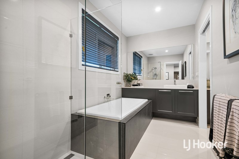 Photo - 9 Irvine Rise, Werribee VIC 3030 - Image 21