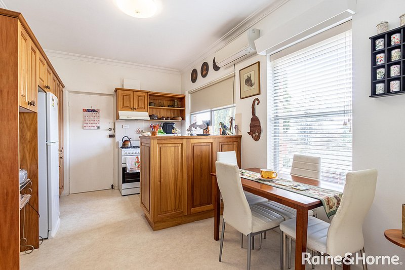 Photo - 9 Isaacs Street, West Bathurst NSW 2795 - Image 3