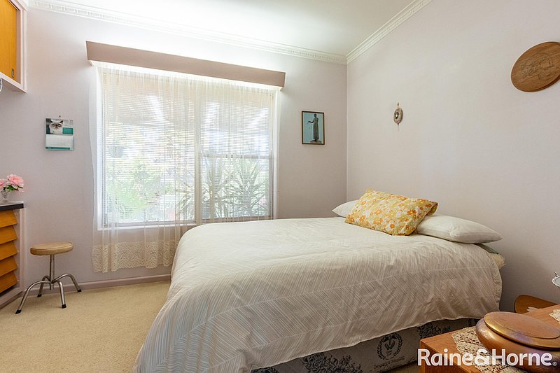 Photo - 9 Isaacs Street, West Bathurst NSW 2795 - Image 8