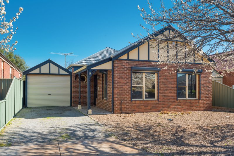 9 Islington Place, Caroline Springs VIC 3023