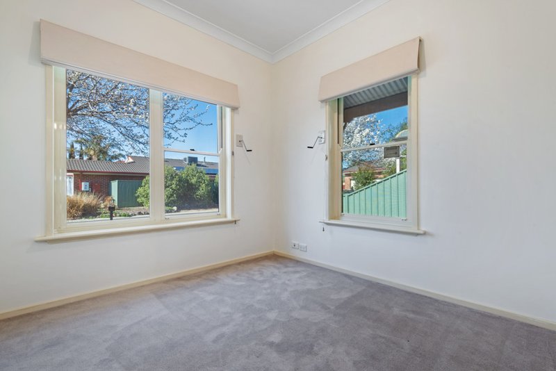 Photo - 9 Islington Place, Caroline Springs VIC 3023 - Image 2