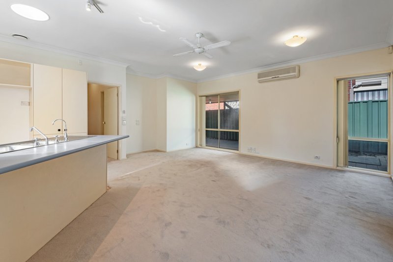 Photo - 9 Islington Place, Caroline Springs VIC 3023 - Image 9