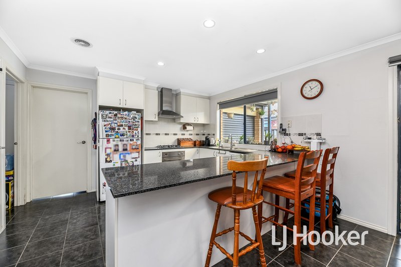 Photo - 9 Ivory Drive, Pakenham VIC 3810 - Image 3