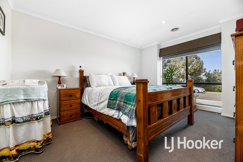 Photo - 9 Ivory Drive, Pakenham VIC 3810 - Image 6