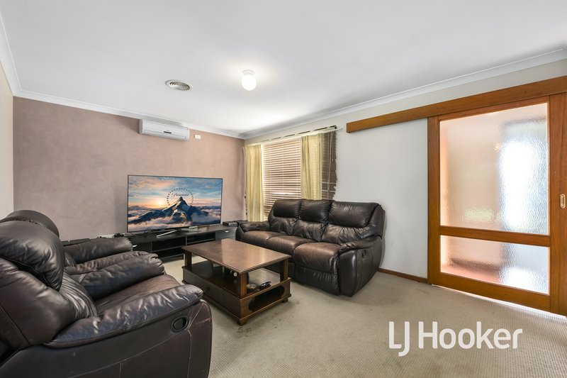 Photo - 9 Jacinta Drive, Cranbourne West VIC 3977 - Image 4