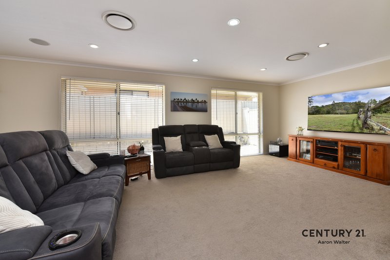 Photo - 9 Janus Close, Cameron Park NSW 2285 - Image 4