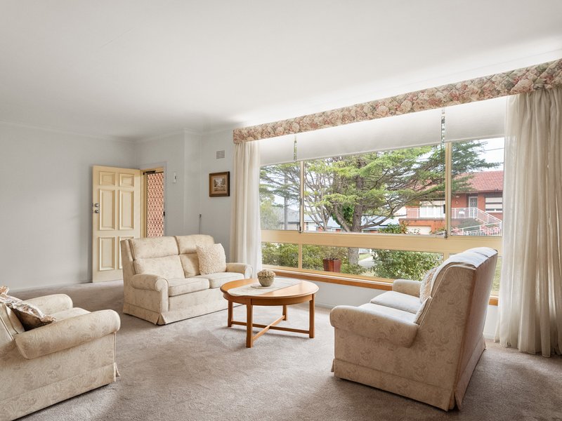 Photo - 9 Jasmine Avenue, Padstow Heights NSW 2211 - Image 9
