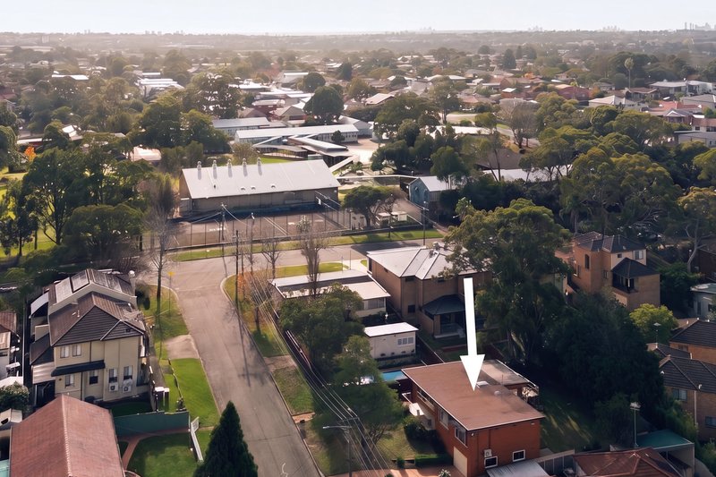 Photo - 9 Jasmine Avenue, Padstow Heights NSW 2211 - Image 13