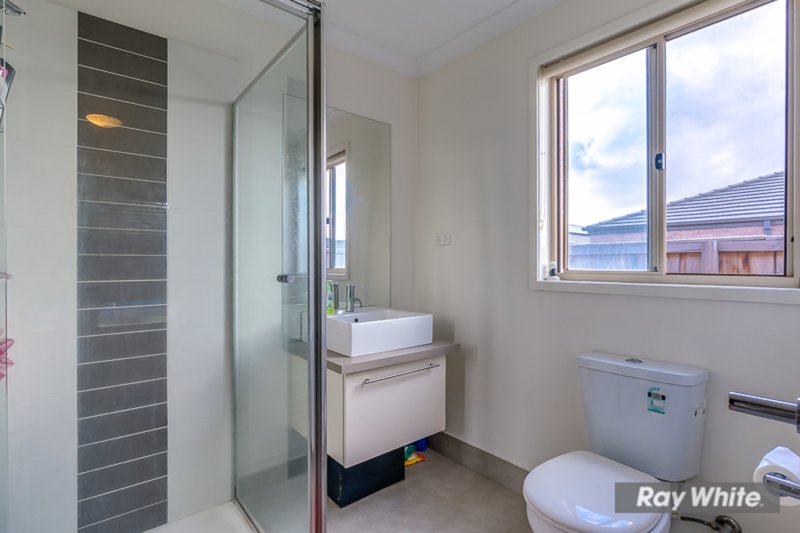 Photo - 9 Jeremy St , Tarneit VIC 3029 - Image 4