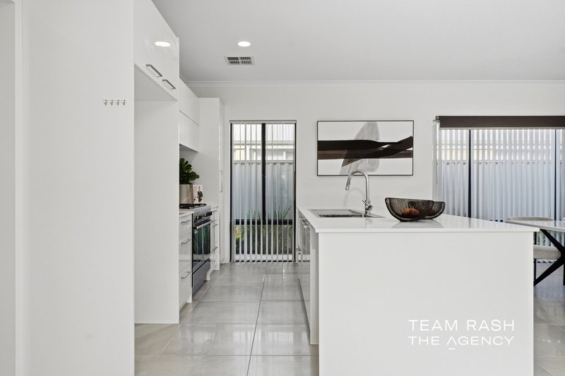 Photo - 9 Jerez Way, Brabham WA 6055 - Image 4