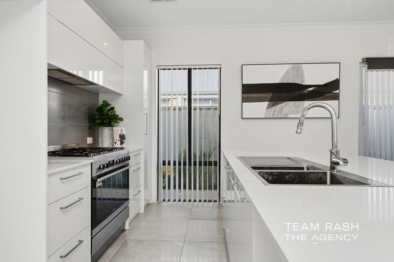 Photo - 9 Jerez Way, Brabham WA 6055 - Image 5