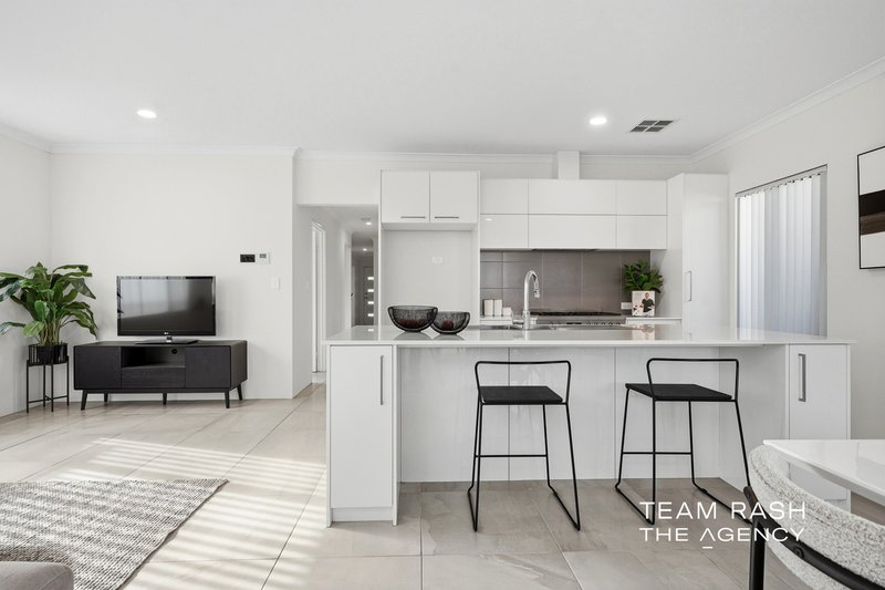 Photo - 9 Jerez Way, Brabham WA 6055 - Image 8