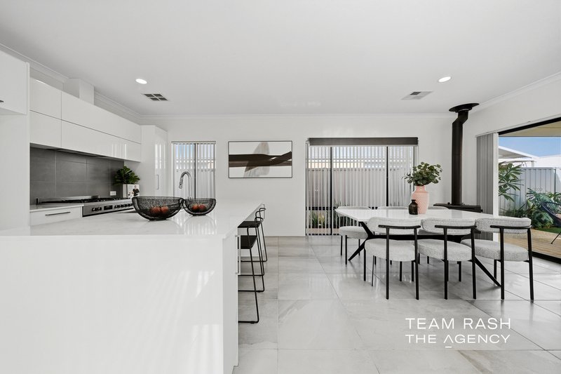 Photo - 9 Jerez Way, Brabham WA 6055 - Image 9