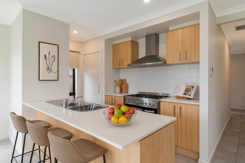 Photo - 9 Juniperina Circuit, Wallan VIC 3756 - Image 2