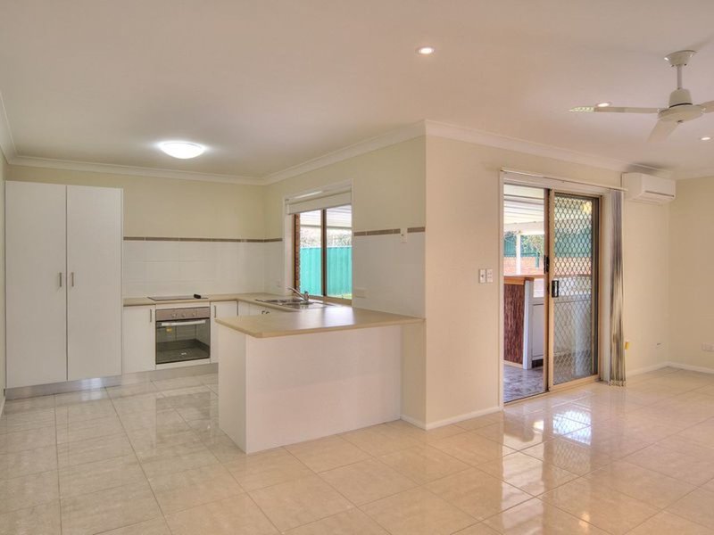 Photo - 9 Kadlunga Court, Boronia Heights QLD 4124 - Image 3