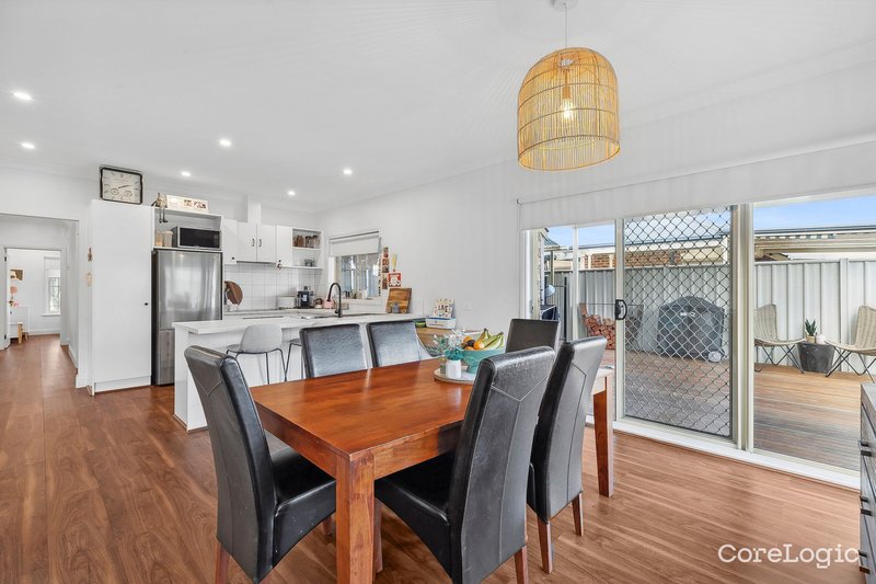 Photo - 9 Kapalua Place, Craigieburn VIC 3064 - Image 3