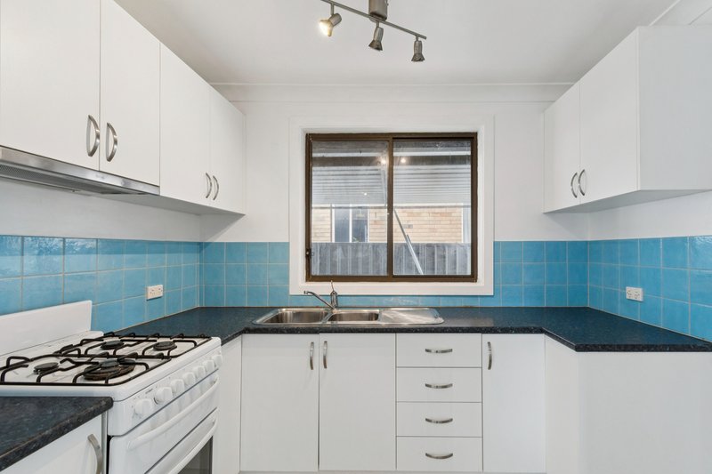 Photo - 9 Karingal Avenue, Koonawarra NSW 2530 - Image 4