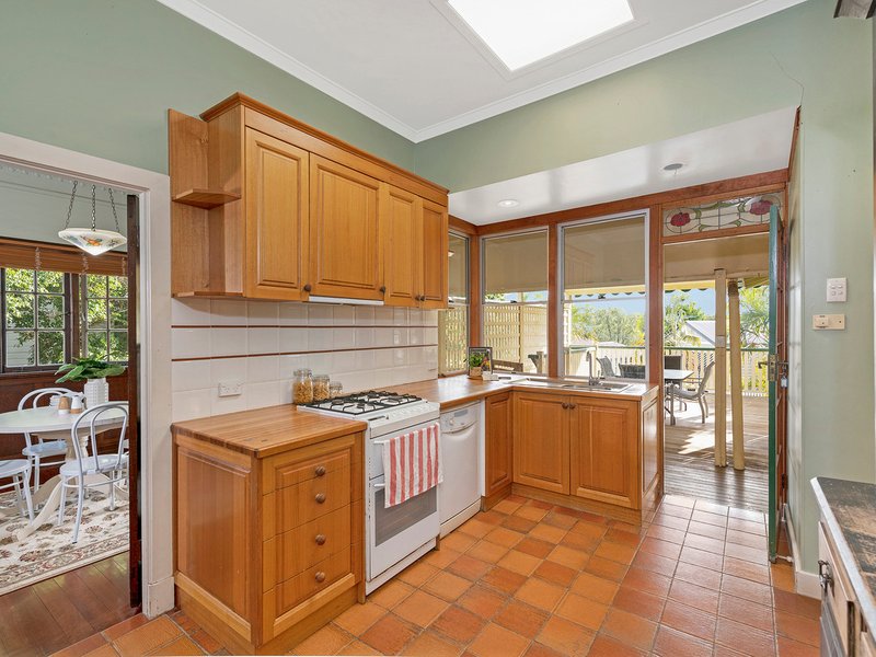 Photo - 9 Kauri Road, Ashgrove QLD 4060 - Image 3