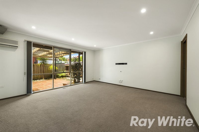 Photo - 9 Keaton Way, Aspendale Gardens VIC 3195 - Image 4