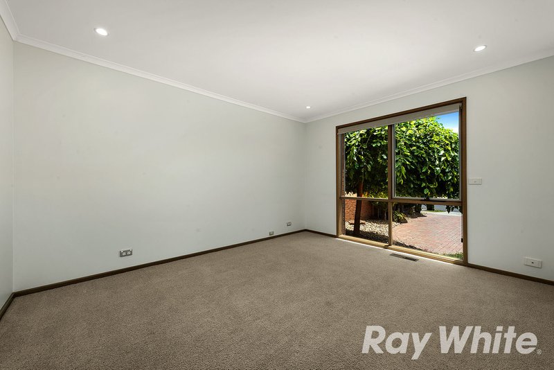 Photo - 9 Keaton Way, Aspendale Gardens VIC 3195 - Image 5