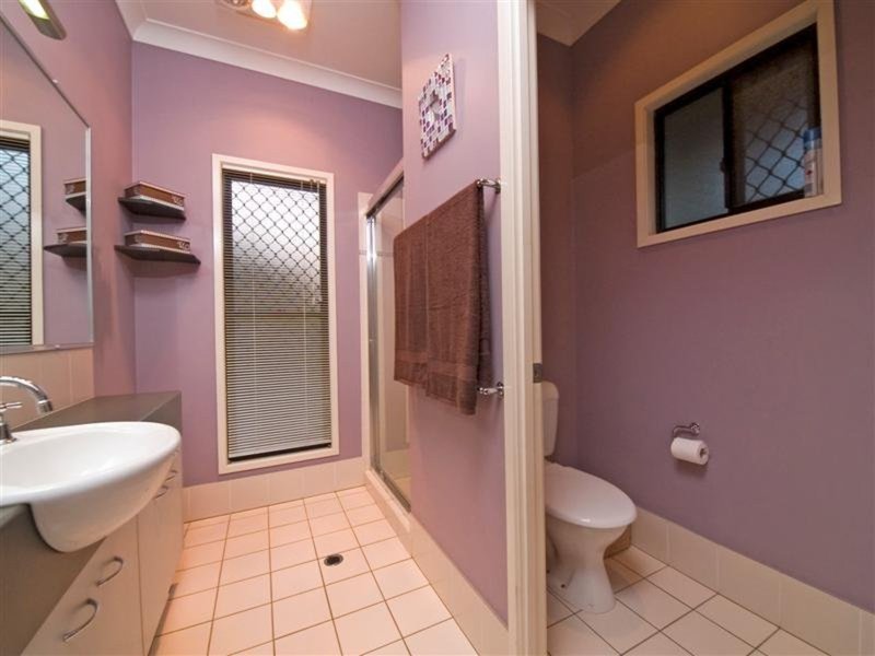 Photo - 9 Ken Duncombe Drive, Cashmere QLD 4500 - Image 12