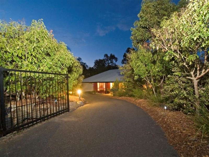 Photo - 9 Ken Duncombe Drive, Cashmere QLD 4500 - Image 20