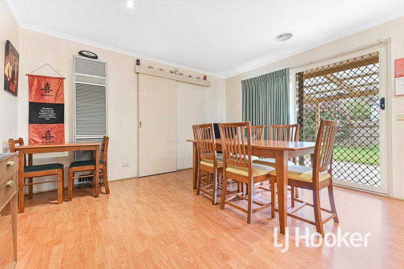 Photo - 9 Kendari Court, Hampton Park VIC 3976 - Image 3