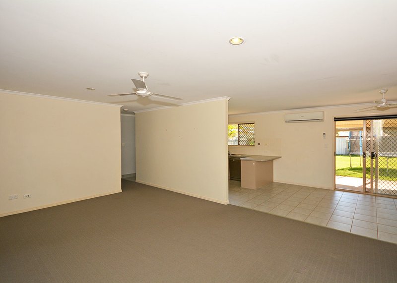 Photo - 9 Kensi Court, Point Vernon QLD 4655 - Image 13