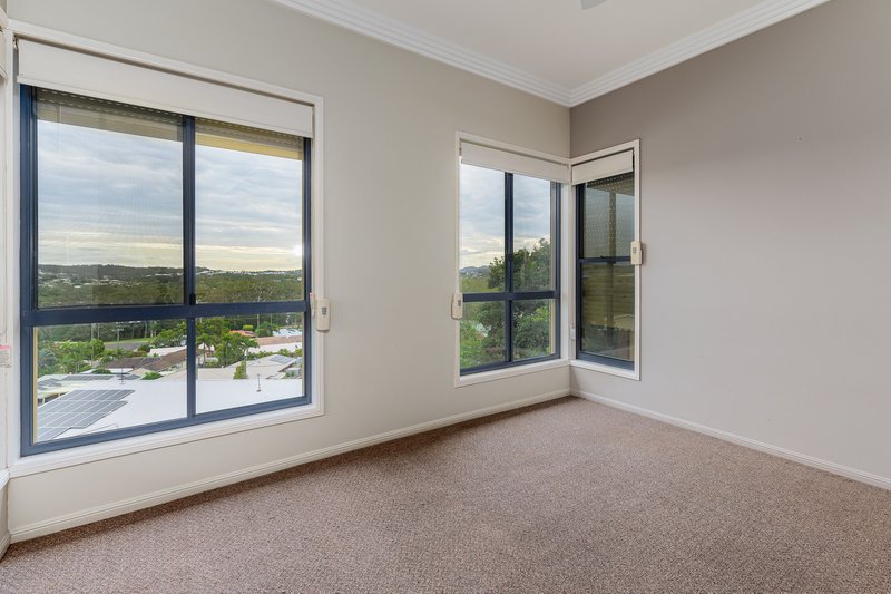 Photo - 9 Kensington Place, Kin Kora QLD 4680 - Image 5