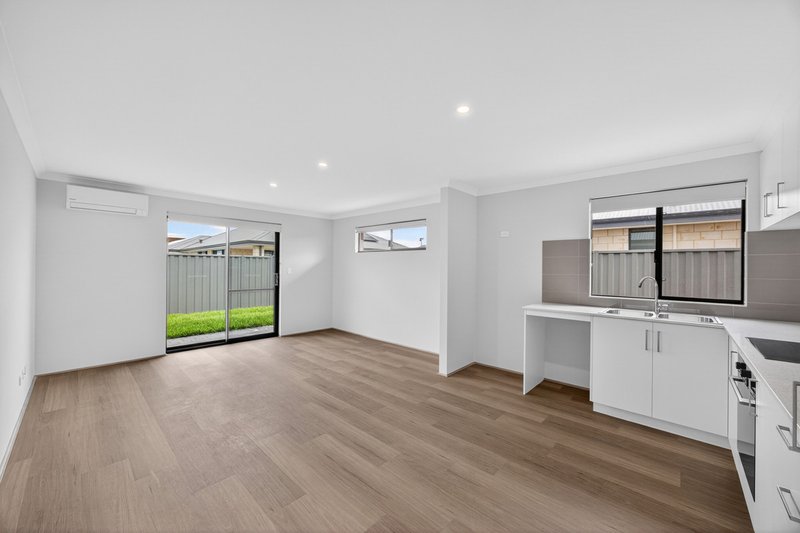 Photo - 9 Kenton Way, Ravenswood WA 6208 - Image 3