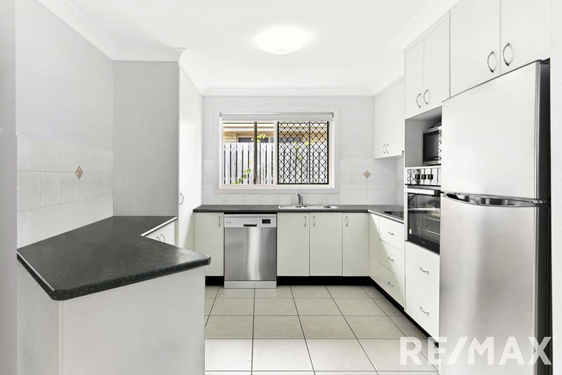 Photo - 9 Kestrel Court, Eli Waters QLD 4655 - Image 2