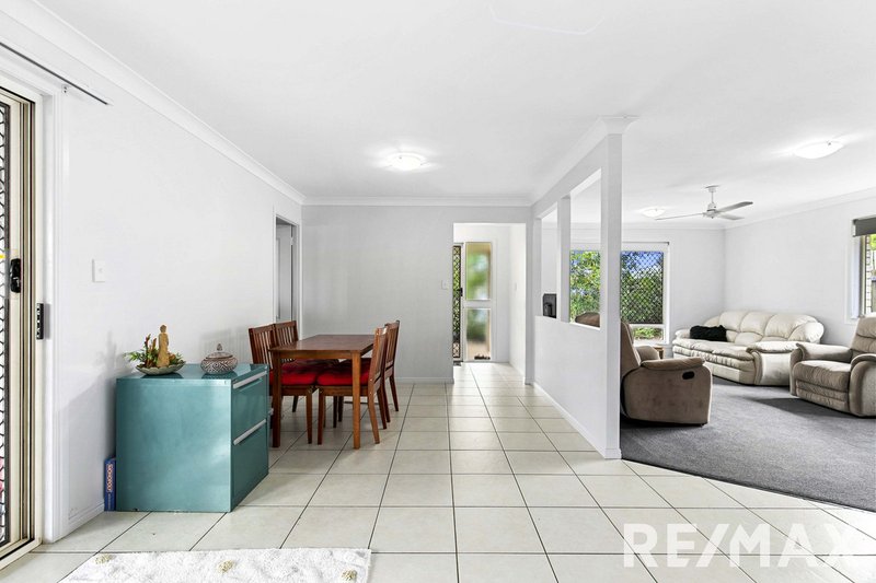 Photo - 9 Kestrel Court, Eli Waters QLD 4655 - Image 3