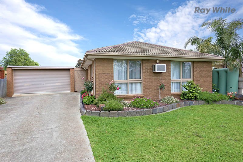 9 Kialoa Court, Taylors Lakes VIC 3038